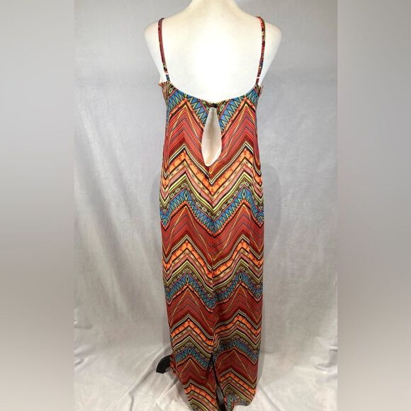 Francesca’s Alya bright colors backless chevron print maxi dress size medium - Picture 4 of 8